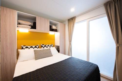 Mobile Home (9)